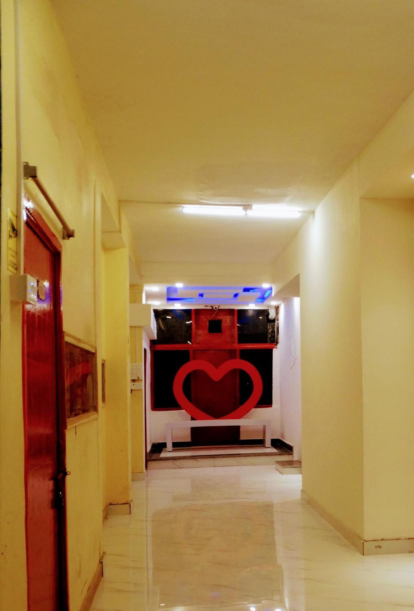 Shree Ram Sia Hotel An Unit Of Shree Ram Sia Trading And Residency Gaya Exterior foto